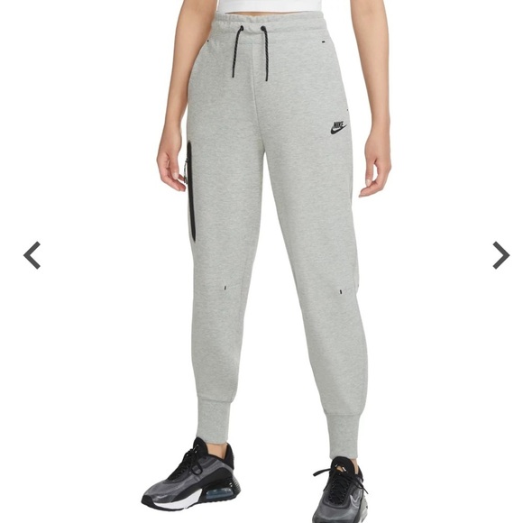 Nike Tech Fleece Jogger Sweats in Gray Women’s Size (XS) - Picture 1 of 12